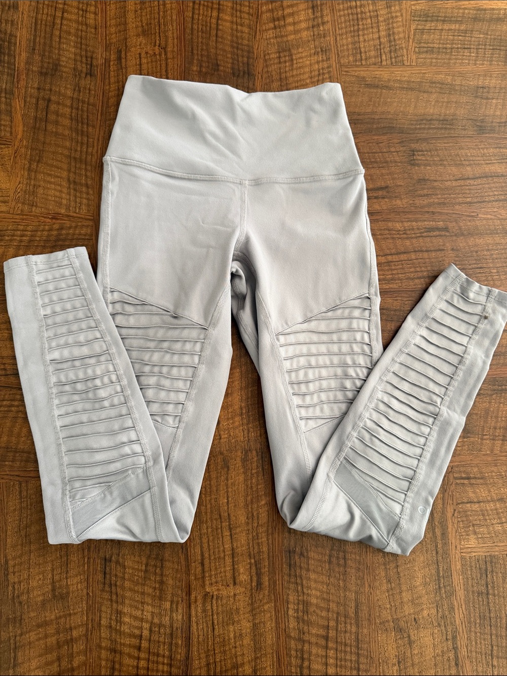 ALO Yoga Light Gray High-Waist Moto Leggings XSmall
